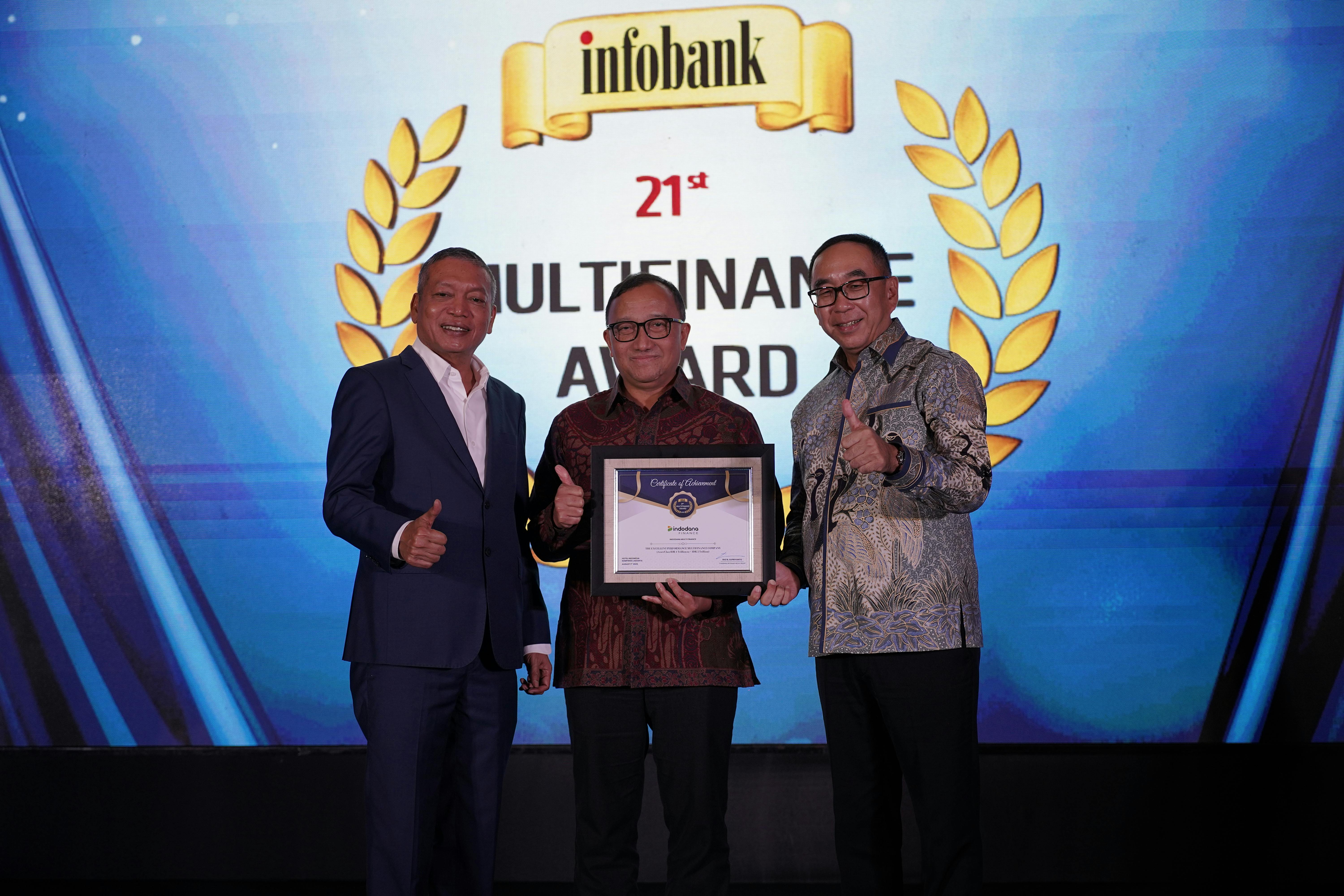 Indodana Finance menerima penghargaan The Finance Award 2025